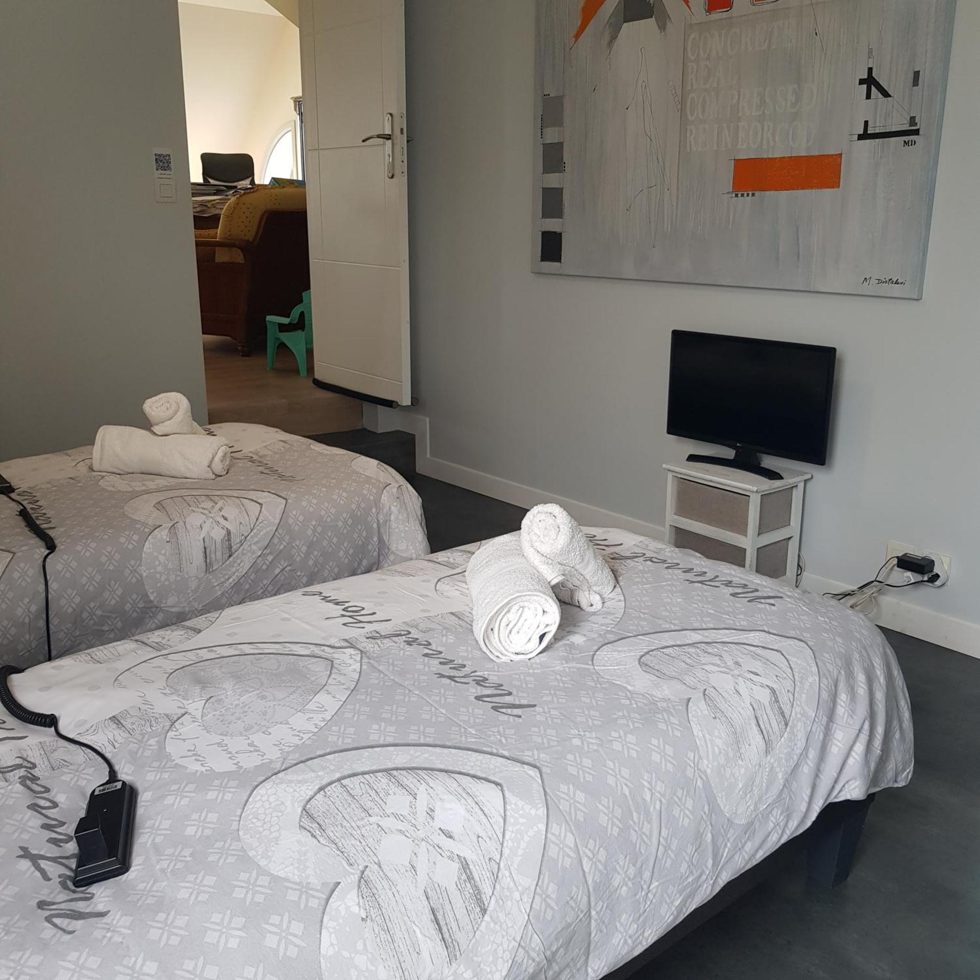 Grande Chambre Entre Caen Et La Mer Chambre Terrasse Jardin Et Piscine Mathieu Екстериор снимка
